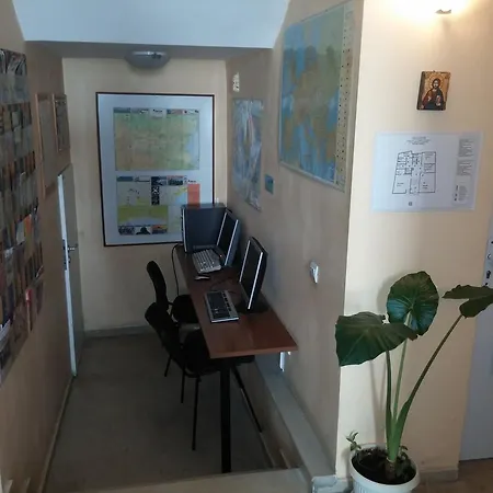 Plovdiv Guesthouse بيت شباب *