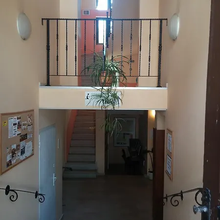 Plovdiv Guesthouse بيت شباب