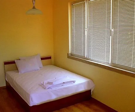 Plovdiv Guesthouse بيت شباب *